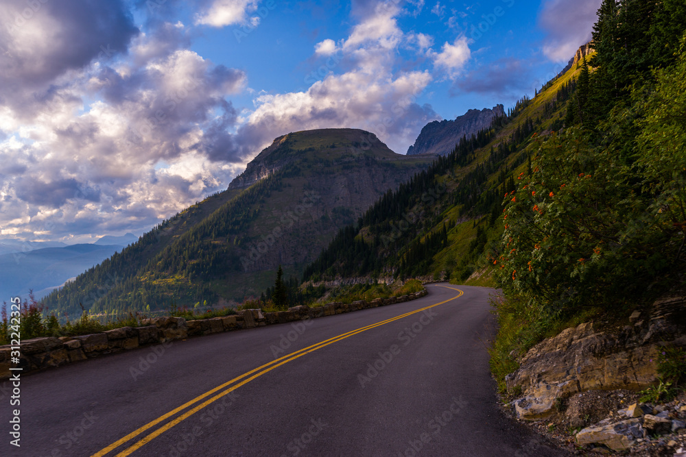 Naklejka premium Another Bend in the Road