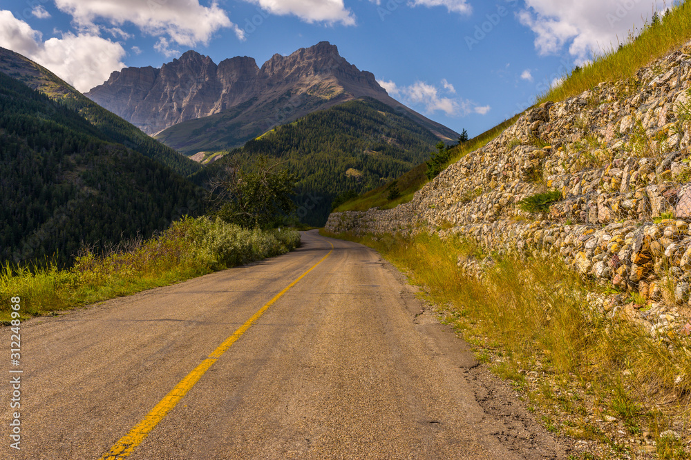Fototapeta premium Red Rock Road