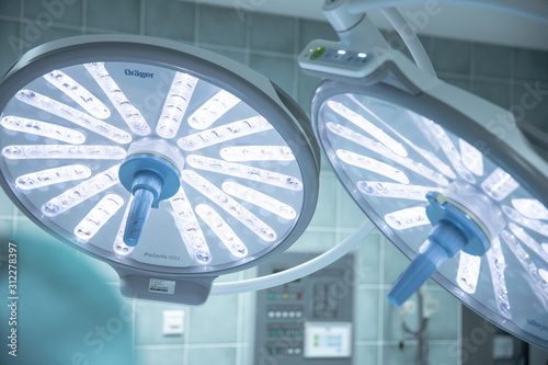 Operationssaal, Lichter 