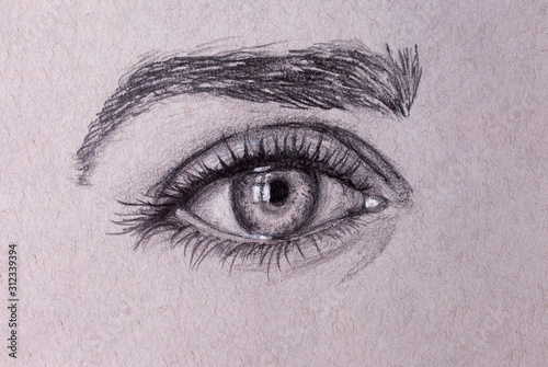 Occhio, disegno a matita in chiaroscuro photo