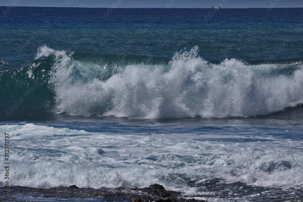 Fototapeta premium Vague déferlante