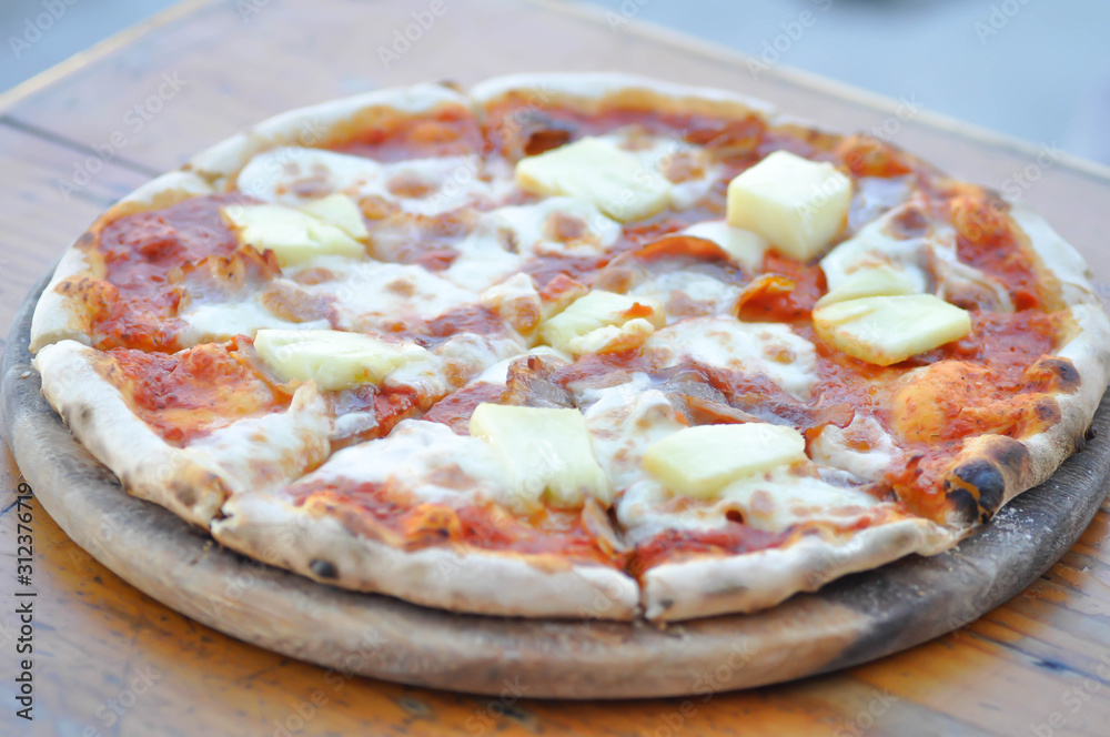 Hawaiian pizza or Italian pizza