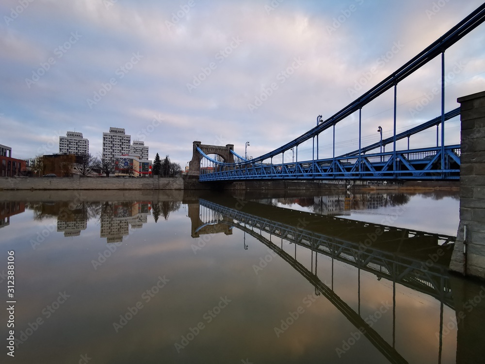 Fototapeta premium brooklyn bridge over river