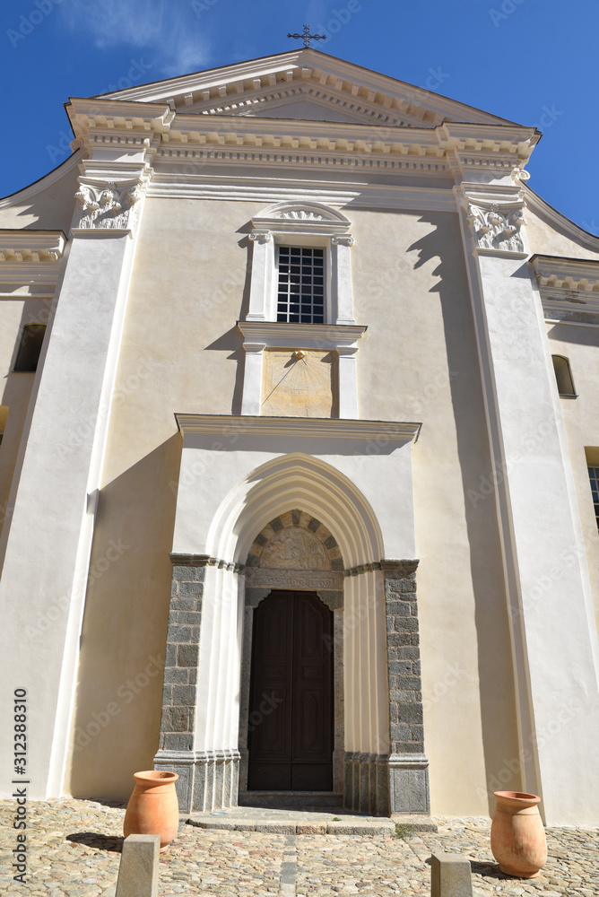 Eglise baroque du village de Speloncato, Corse