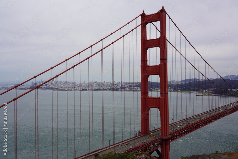 Fototapeta premium Beautiful view of Golden gate bridge, San Francisco 