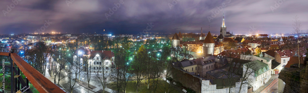 Panorama of medieval Tallinn - obrazy, fototapety, plakaty 