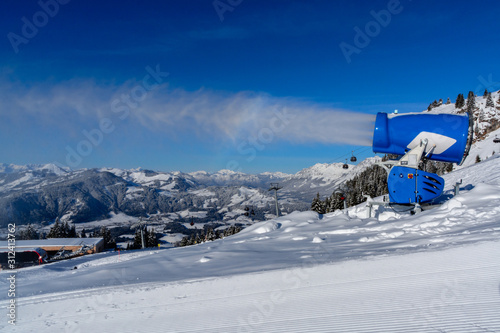 Schneekanonen in den Alpen