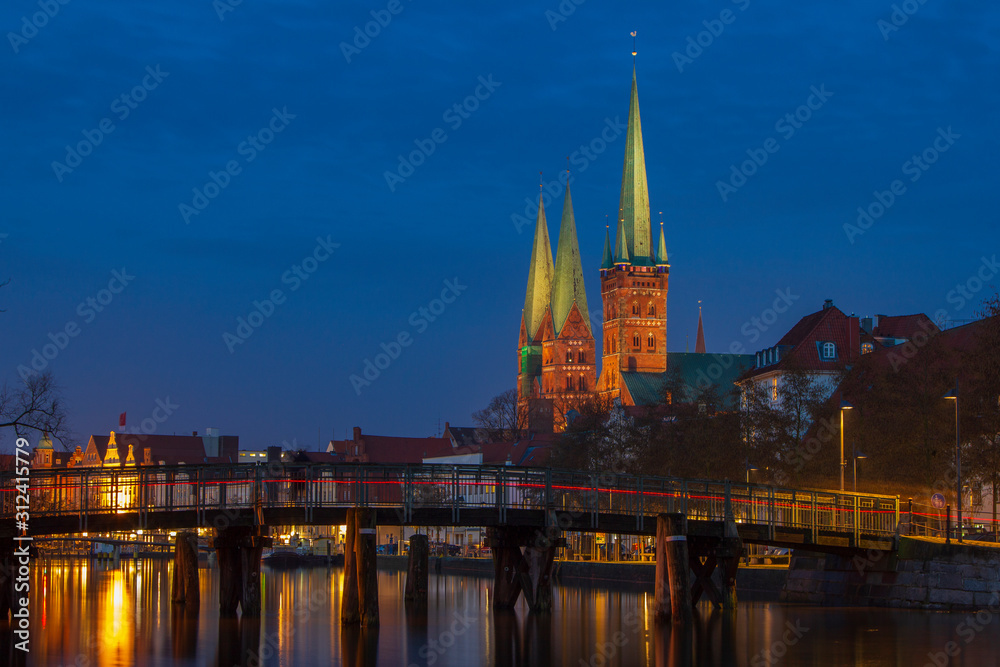 Lübeck by Nacht