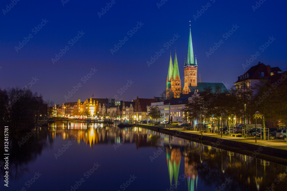Lübeck by Nacht