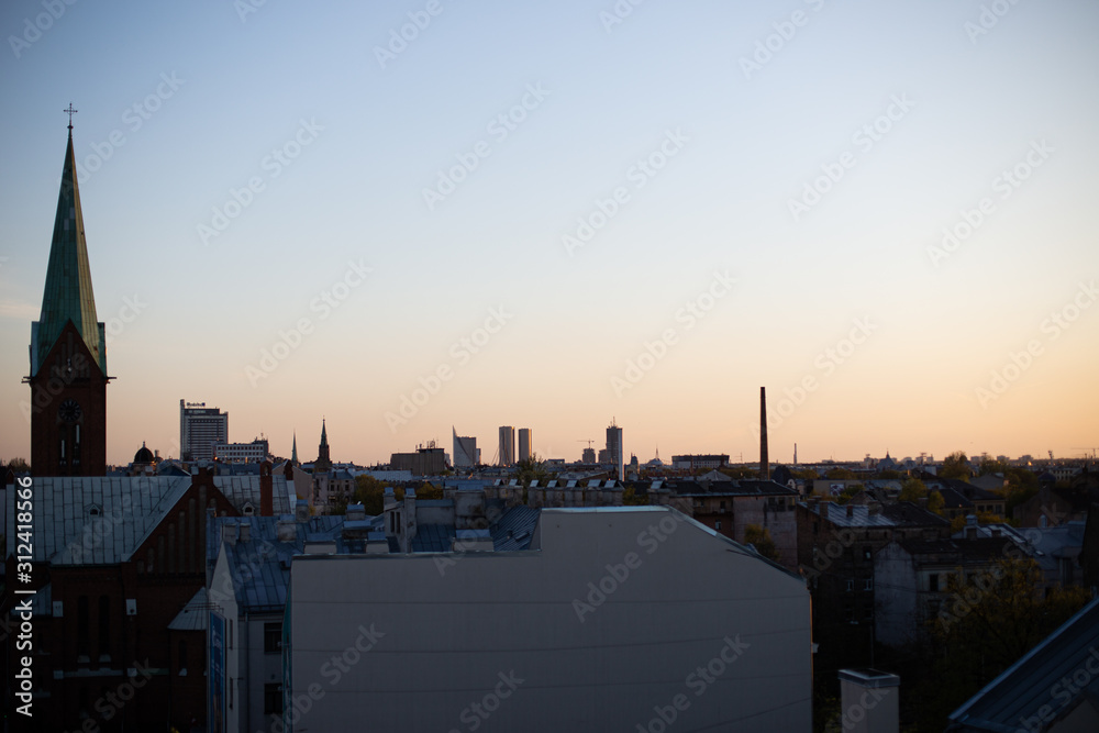 Naklejka premium Riga skyline at sunset