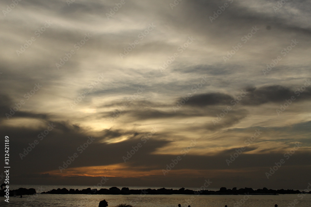 Obraz premium Sunset, beautiful sea