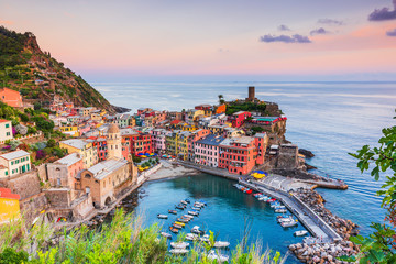 Papier peint photo Ligurie Village de Vernazza aux Cinque Terre  © SCStock