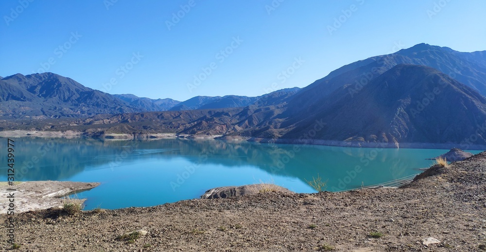 Obraz premium lake in the mountains