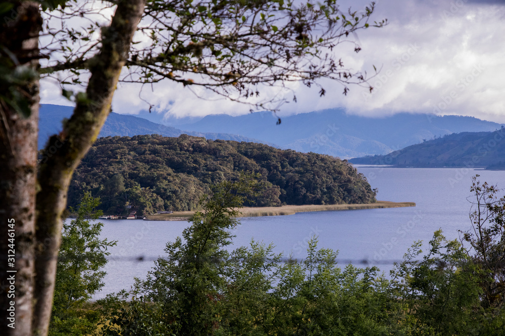 Laguna de la Cocha, Narino Colombia Laguna de la Cocha, Narino Colombia