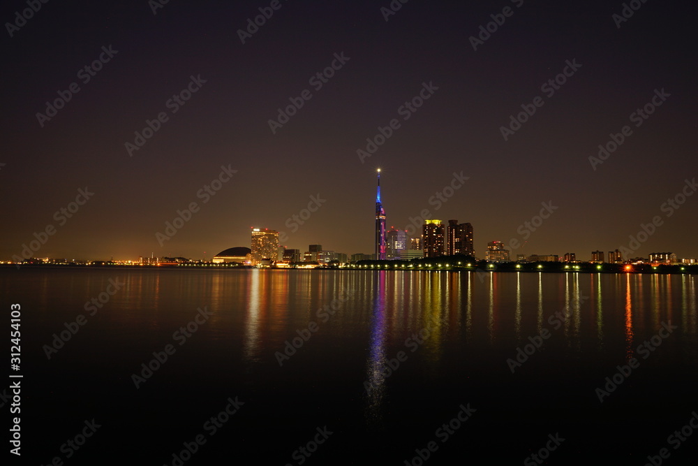 Obraz premium 福岡シーサイドももちエリア風景夜景