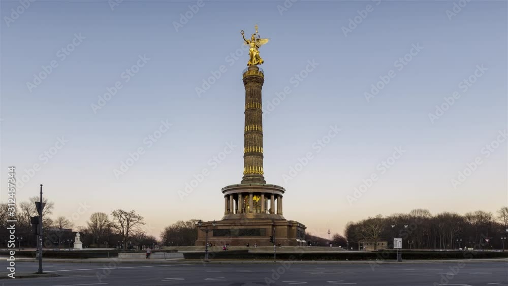 Victory Column in Tiergarten with traffic at Sunset, Berlin