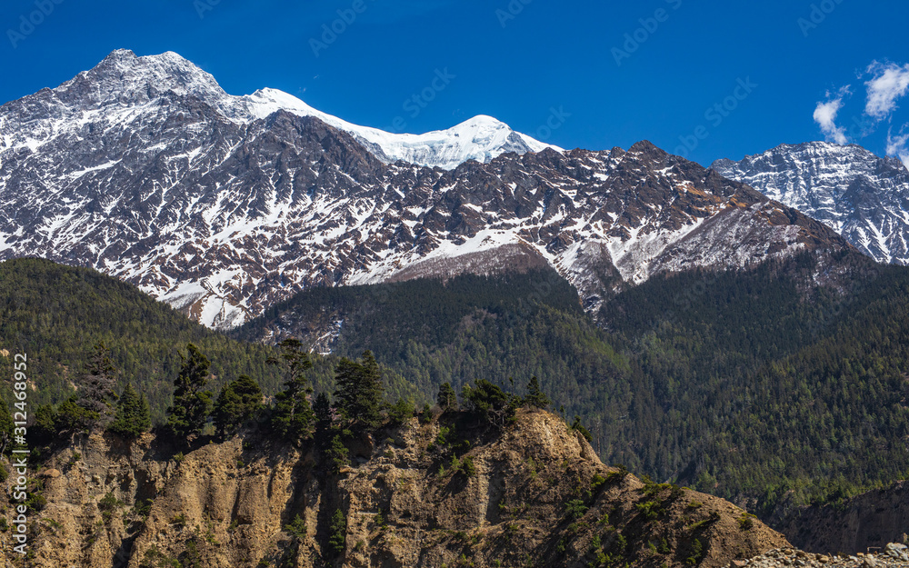 Obraz premium A WAY TO MUKTHINATH