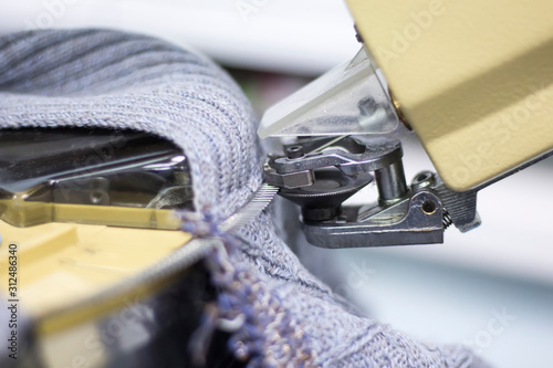 the process of joining parts on a special machine knitted production
