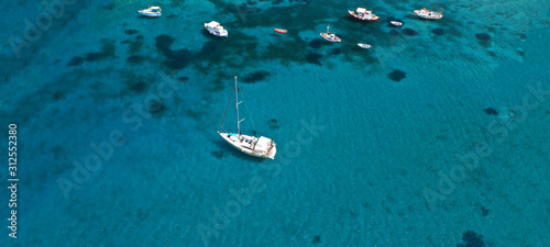 Fototapeta Naklejka Na Ścianę i Meble -  Aerial drone ultra wide photo of beautiful tropical exotic paradise Hawai island turquoise sandy bay