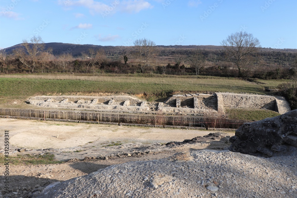 Vestiges antiques romains - Commune de Alba La Romaine -  Département Ardèche - France