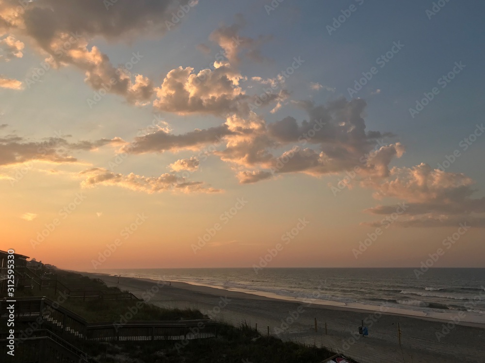 Obraz premium sunrise on beach