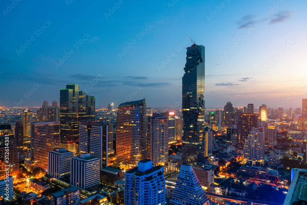 Obraz premium widok z lotu ptaka wgląd nocy bangkoku