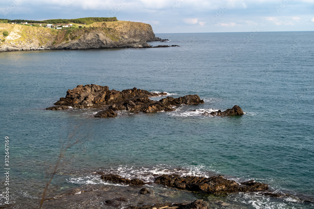 sea and rocks