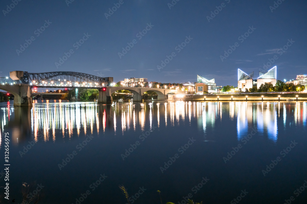 Obraz premium Chattanooga, Tennessee Night Skyline