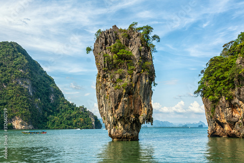 James Bond Island im Ao Phang-nga Nationalpark in Thailand © Andreas