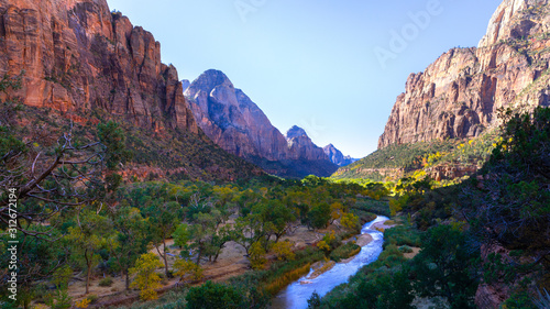 View from the Kayenta Trail over the Virgin River and Mountains in Zion National Park in Utah © Foto-Jagla.de