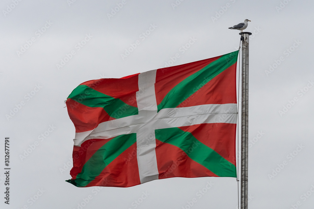 Obraz premium Cityscape of San Sebastian from the Urgull Mountain (Basque Country, Spain)