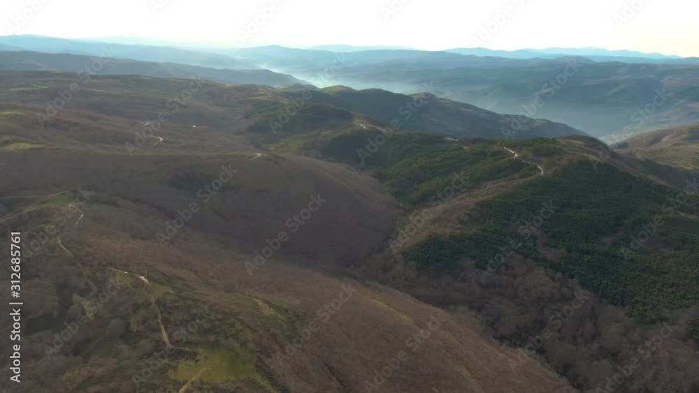Vuelo entre montañas Vuelo entre montañas