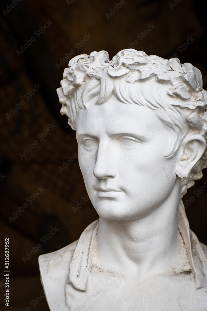Bust of a roman emperor or important citizen, plaster reproduction