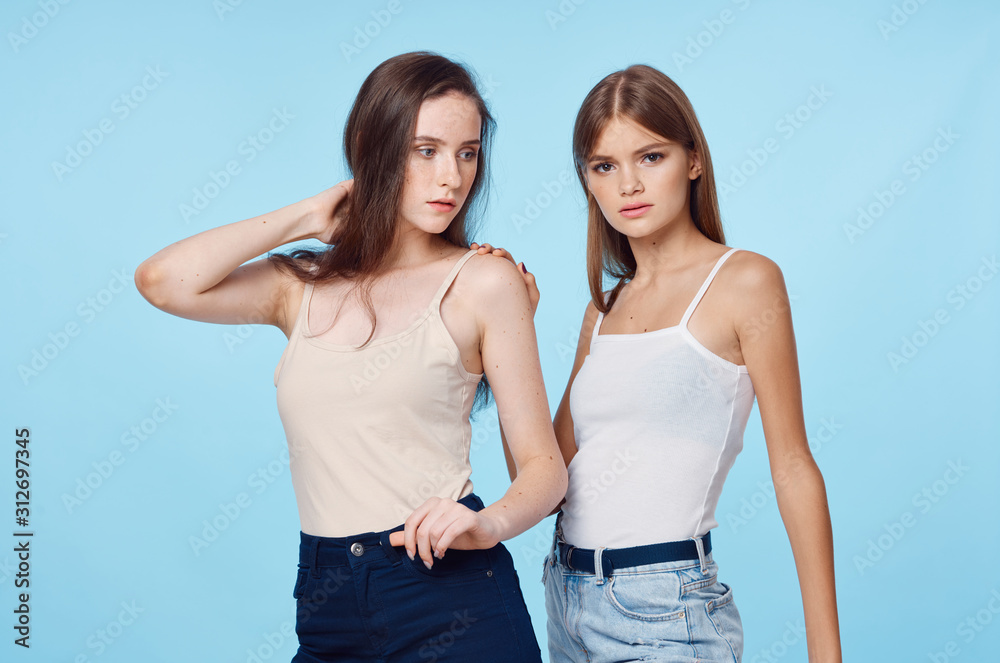 Two pretty girlfriend Two pretty girlfriend
