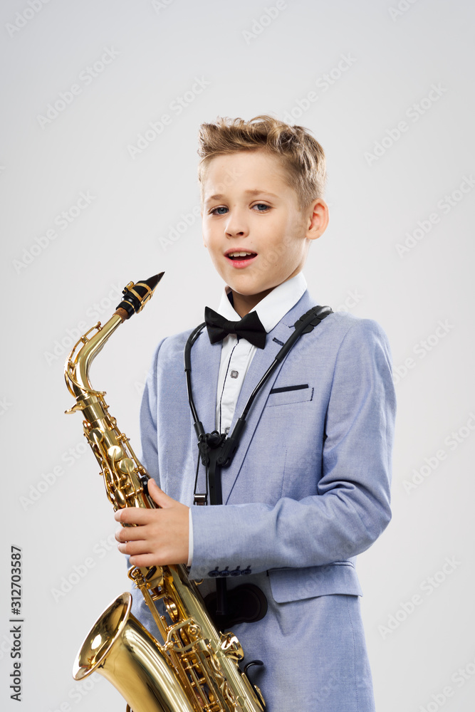 Fototapeta premium man with saxophone