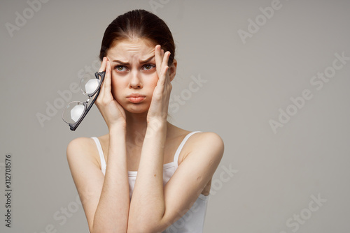 Quadro su tela young woman with headache