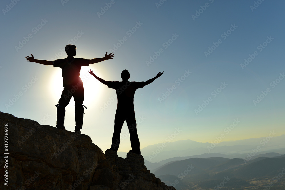 Fototapeta premium people succeeding together with harmonious teammate