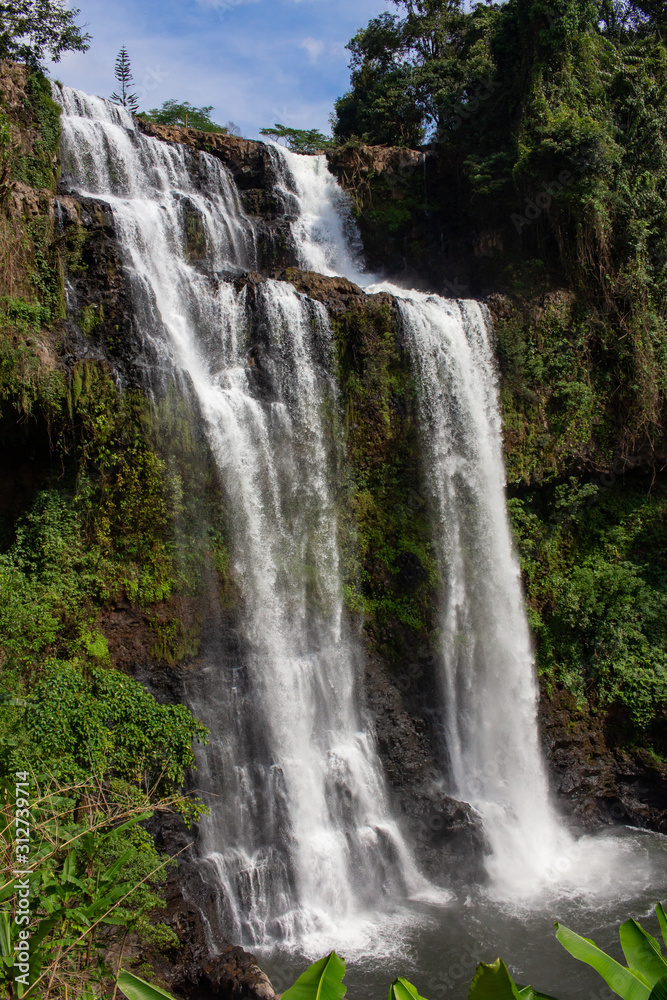 Tad Yuang Waterfall in Lao