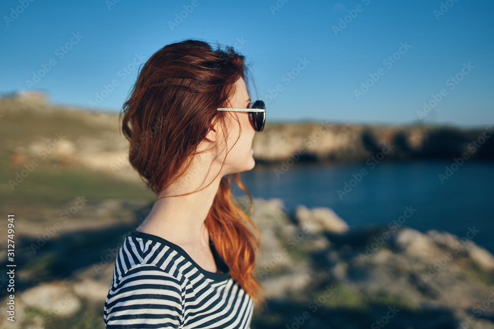 woman looking at the sea