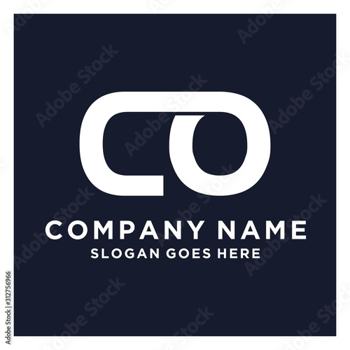 initial letter CO linked round lowercase monogram logo