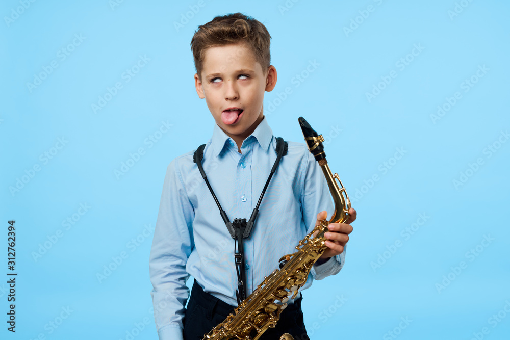 Fototapeta premium man playing the saxophone