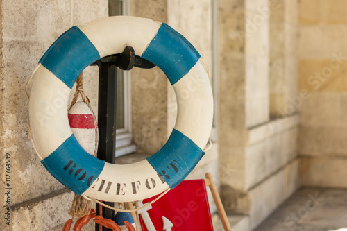 Bouée dans le port de Rochefort, Charente-Maritime, France