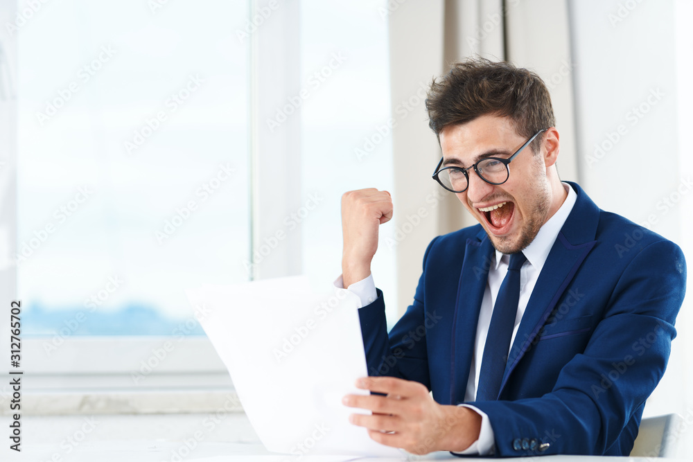 businessman working on laptop businessman working on laptop