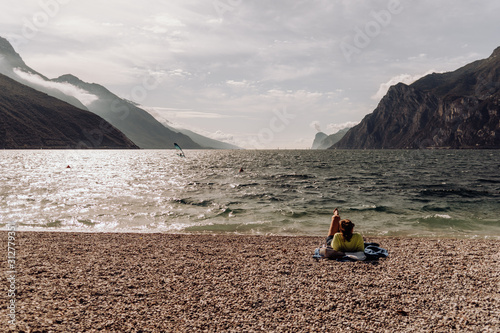 Gardasee Entspannung am see © vispire