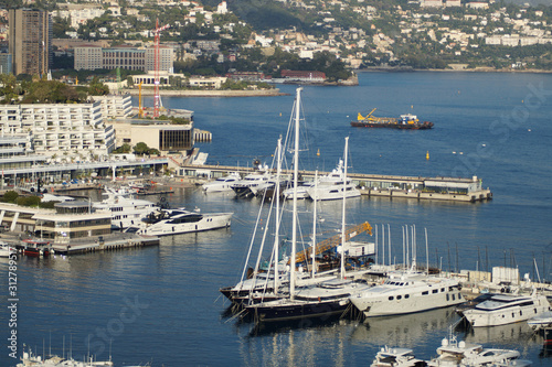 Yachthafen von Monaco © annacovic