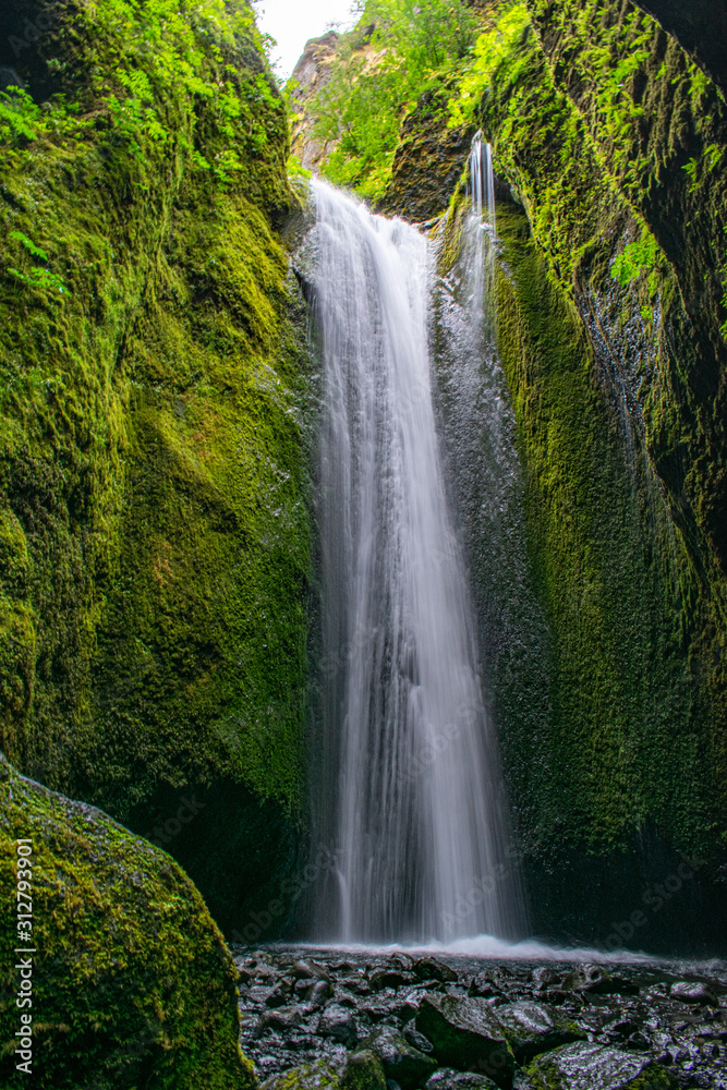 Obraz premium Secret Waterfall 