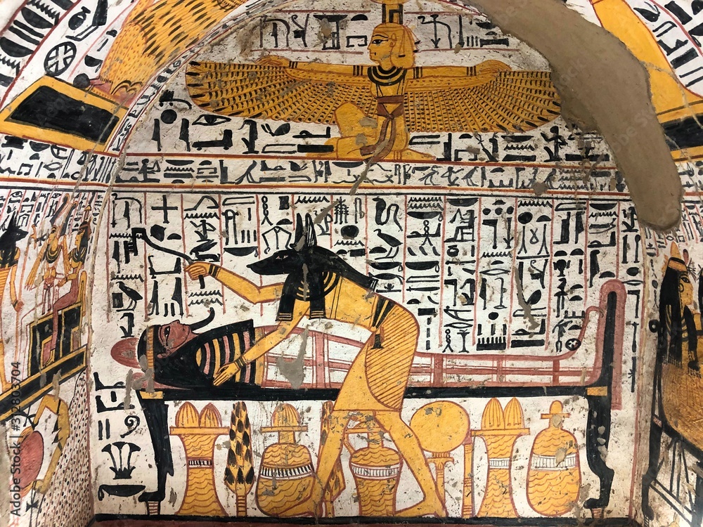 Obraz premium Colourful wall drawings in workers tombs in Luxor in Egypt