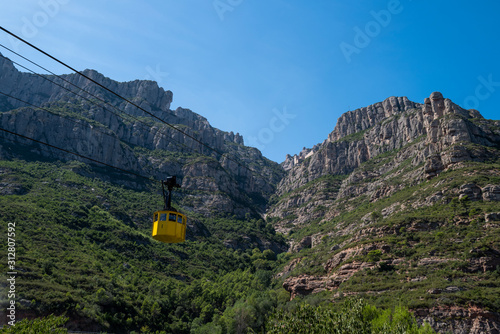 Tableau sur toile The cable car to the Montserrat Monastery