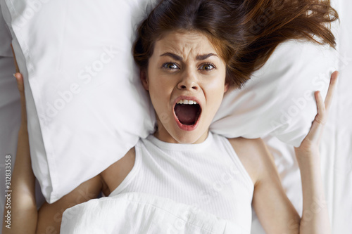 Valokuva woman in bed