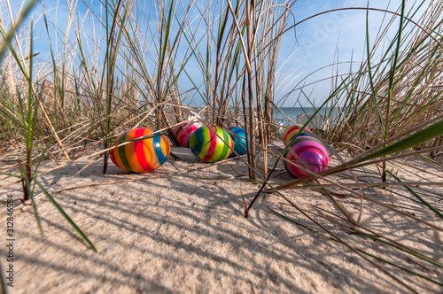 Ostereier in den Dünen, Nordstrand Göhren auf Rügen